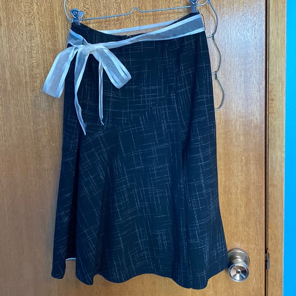 Black Le Chateau skirt 9-10 - Picture 1 of 4